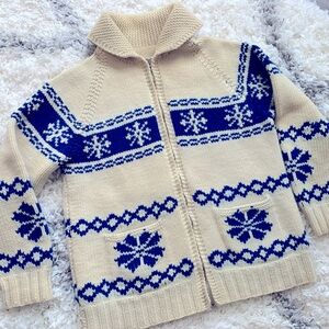 Super Cute Mary Maxim Snowflake Sweater! ❄️